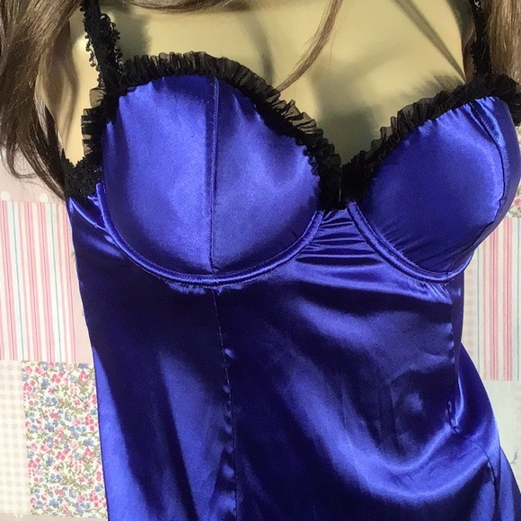 Fredricks Of Hollywood MerryWidow - Picture 2 of 10